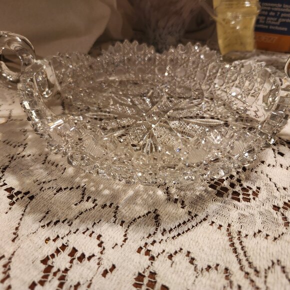 Vintage Crystal Dish w/Handles -SPARKLES! - Picture 5 of 5